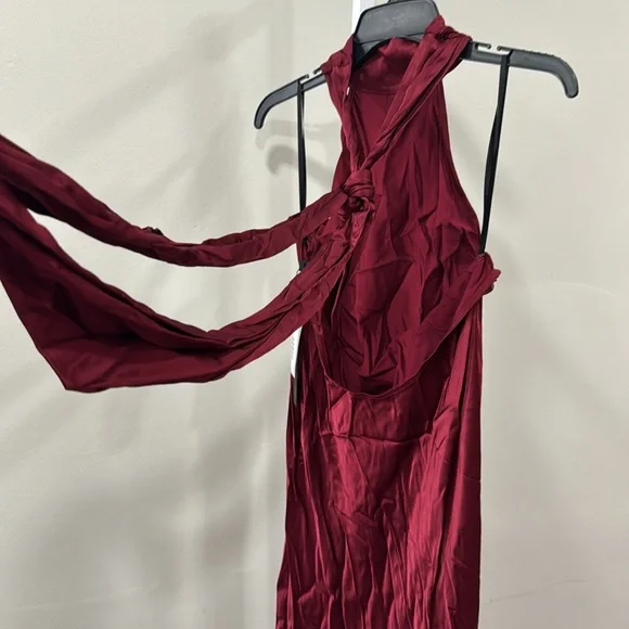 House of Harlow 1960 x REVOLVE Astra Gown in Burgundy - Picture 11 of 15